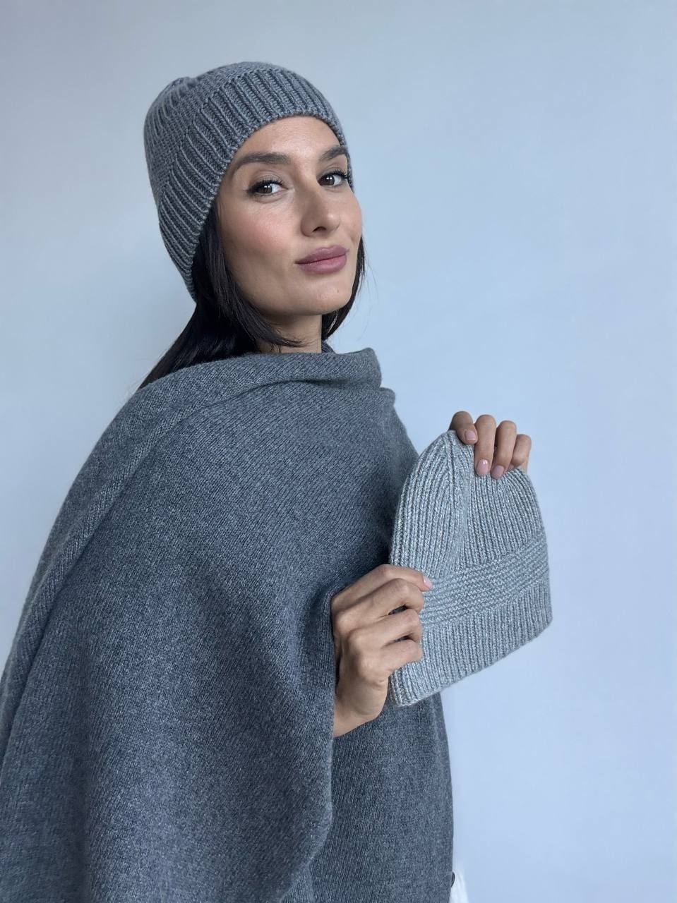 Описание Шапки по мотивам шапки Miu Miu